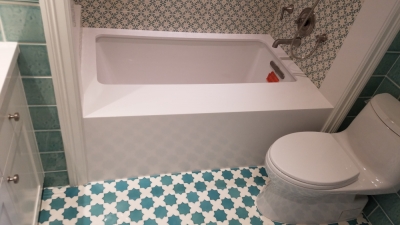Classic White Tub Deck