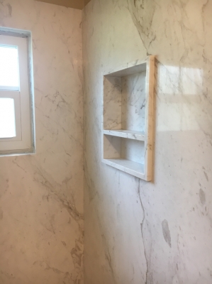 Marble shower Wall with Shampoo Niche