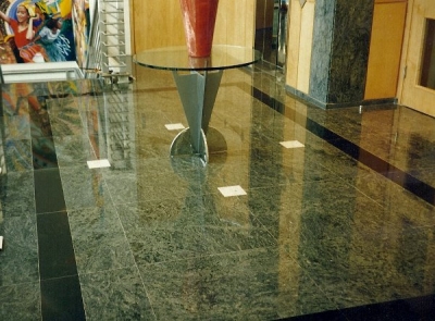 Mezzanine lobby floor